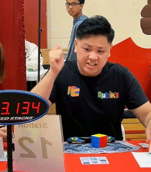 袭魔方世界冠军大揭秘开元棋牌自闭症少年逆(图2)